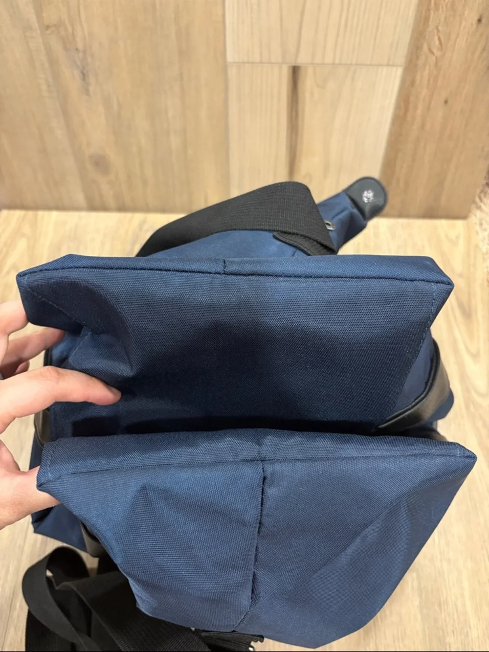 Jimmy Choo Parfums Midnight Blue Navy Nylon Duffel Bag Packable Travel NEW - Picture 6 of 9